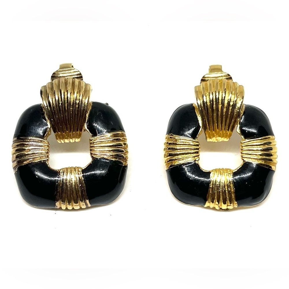 David Hill Vintage Clip On Earrings